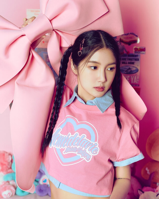 Áo Phông ADLV Croptop Tim Màu Hồng