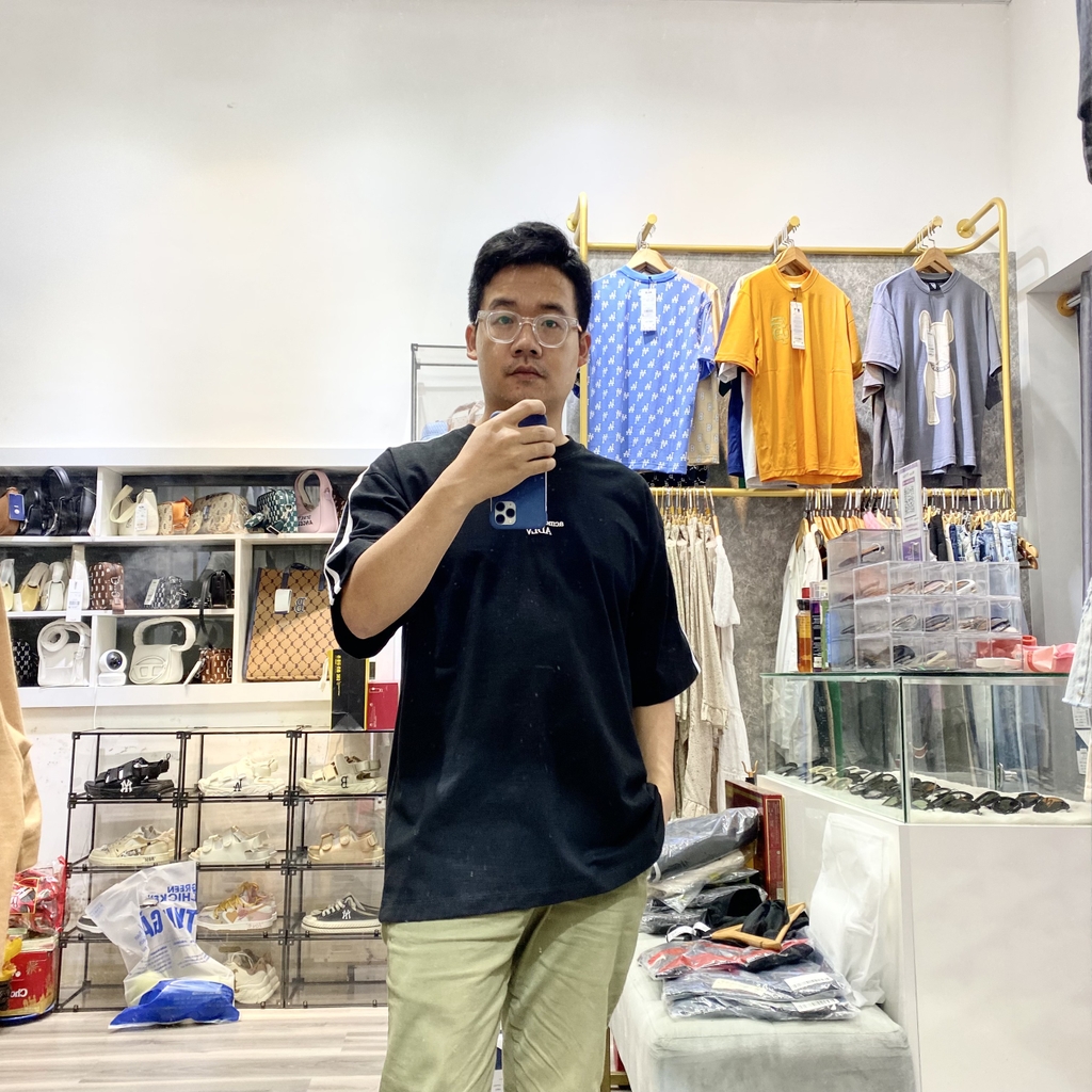 Áo Phông ADLV Sọc Vai Trắng Màu Đen
