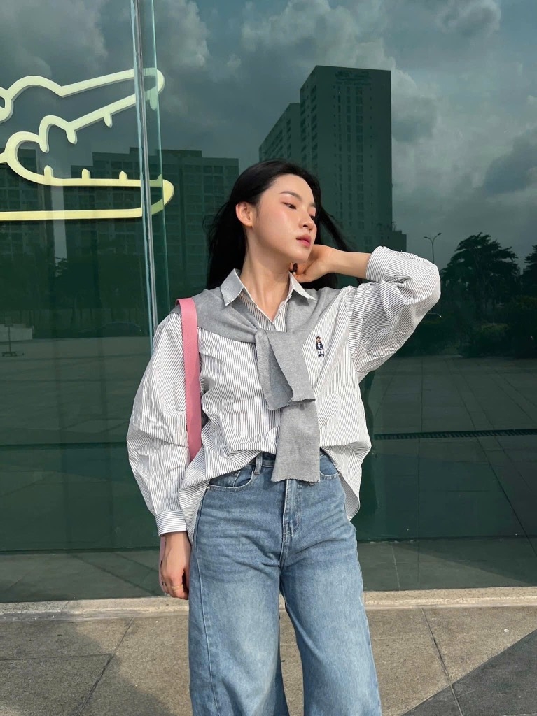 Áo Sơ Mi Kẻ Sọc Korea Có Khăn Len