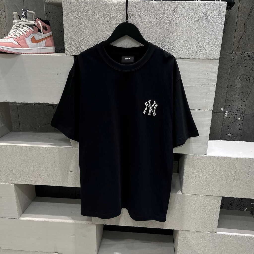 Áo Phông MLB Logo NY Monogram 3ATSM0224-50BKS Màu Đen