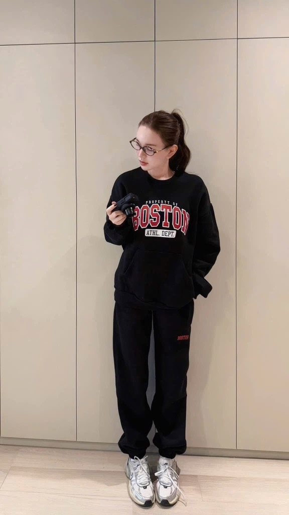 Bộ quần áo nỉ chữ Boston