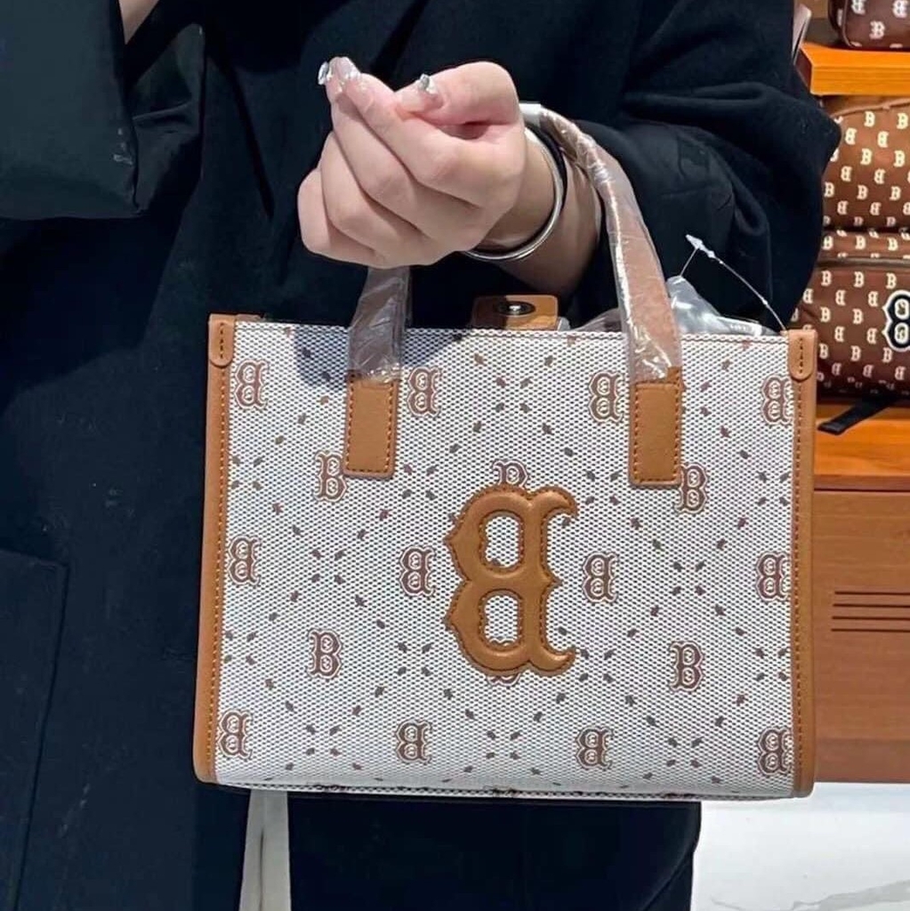 Túi Xách MLB Tote Logo Chữ B 3AORS013N-43BRS Màu Nâu