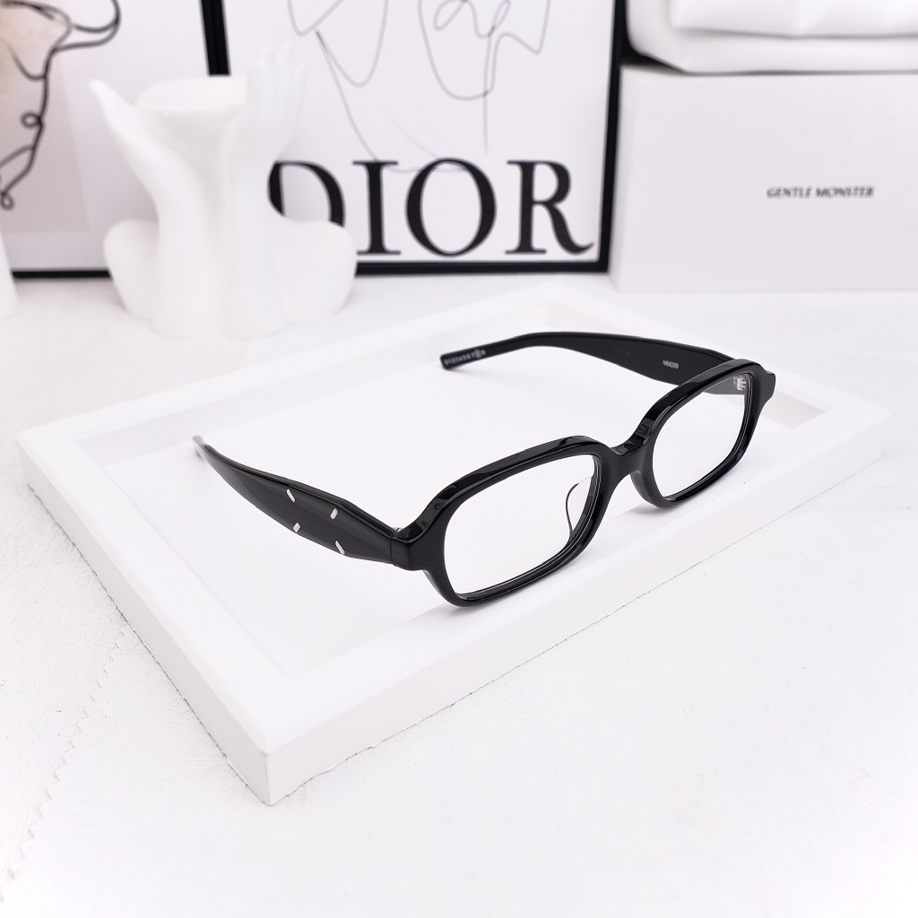 Kính Mát Gentle Monster Maison Margiela 210 Màu Đen