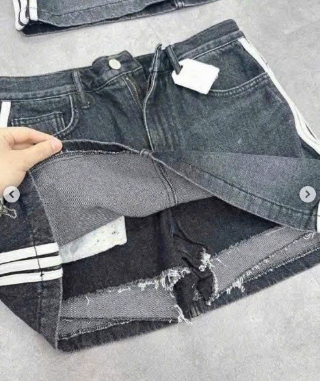 Chân váy kẻ vạch hông Hàn quốc