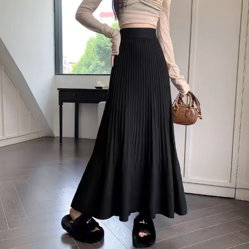 Chân váy len xếp ly xoè đen - trắng