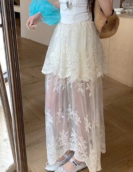 Chân váy ren hai tầng