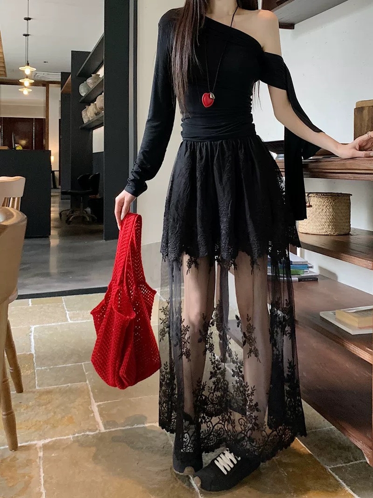 Chân váy ren hai tầng