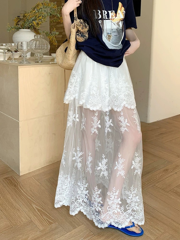 Chân váy ren hai tầng