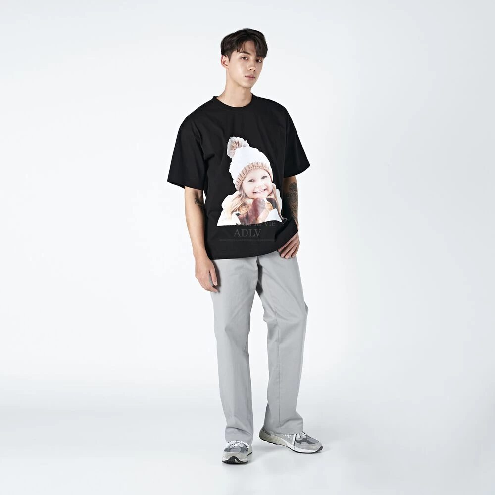 Áo Phông ADLV Baby Face Bé Đội Mũ Len Màu Đen