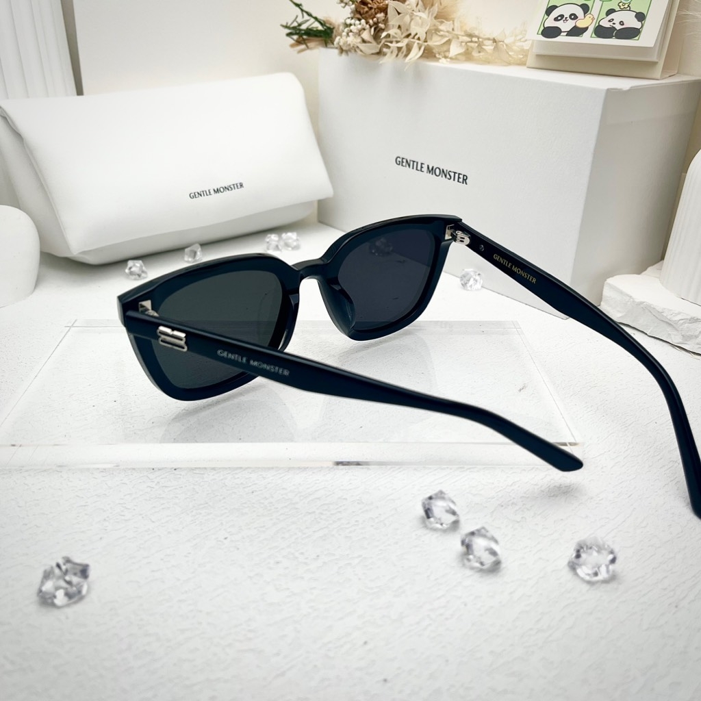 Kính Mát Gentle Monster Sunglasses Pino 01 Màu Đen