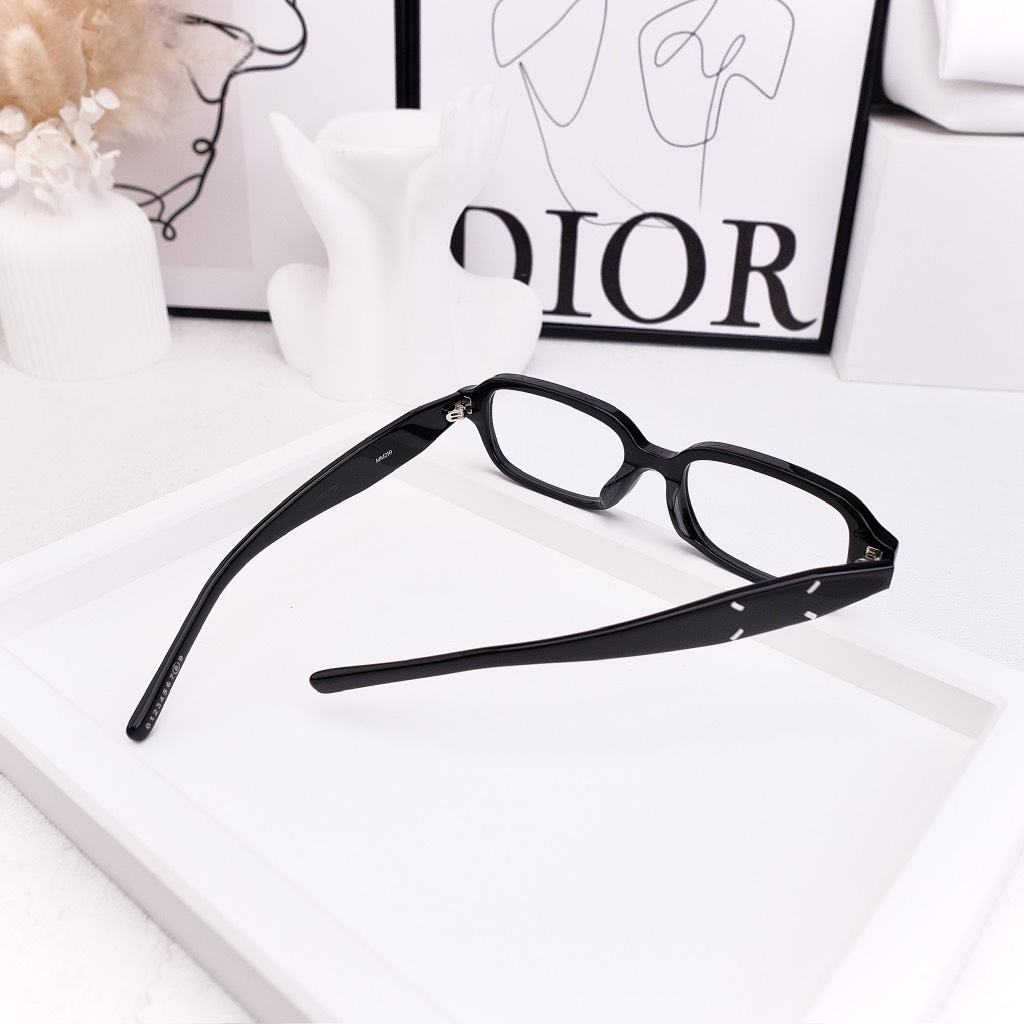 Kính Mát Gentle Monster Maison Margiela 210 Màu Đen