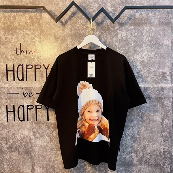Áo Phông ADLV Baby Face Bé Đội Mũ Len Màu Đen