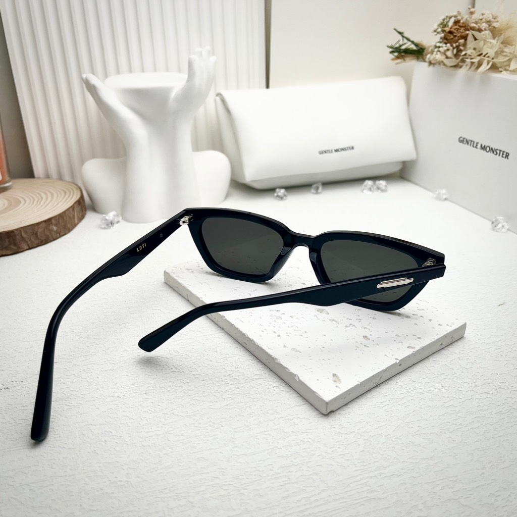 Kính Mát Gentle Monster Loti 01 Màu Đen