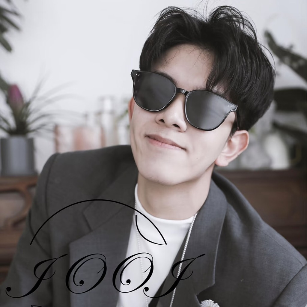 Kính Mát Gentle Monster Lang 01 Màu Đen