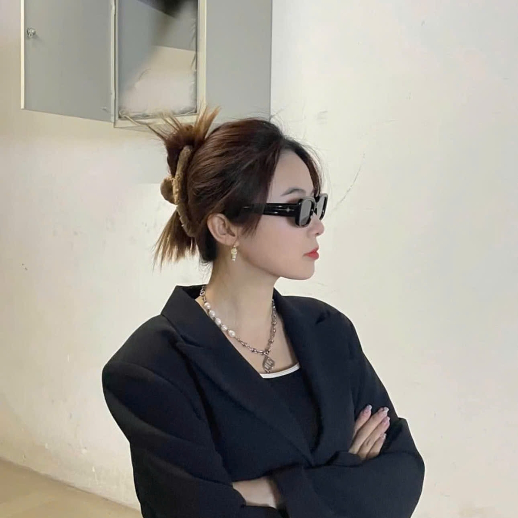 Kính Mát Gentle Monster Bold Antena 01 Màu Đen