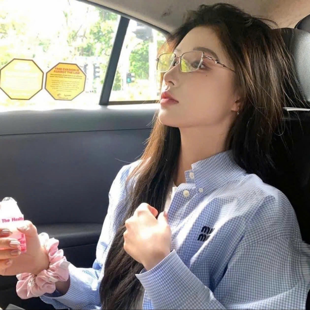 Kính Mát Gentle Monster Bold Atomic 02 Màu Bạc