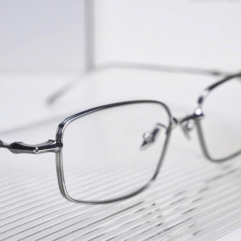 Kính Mát Gentle Monster Bold Atomic 02 Màu Bạc