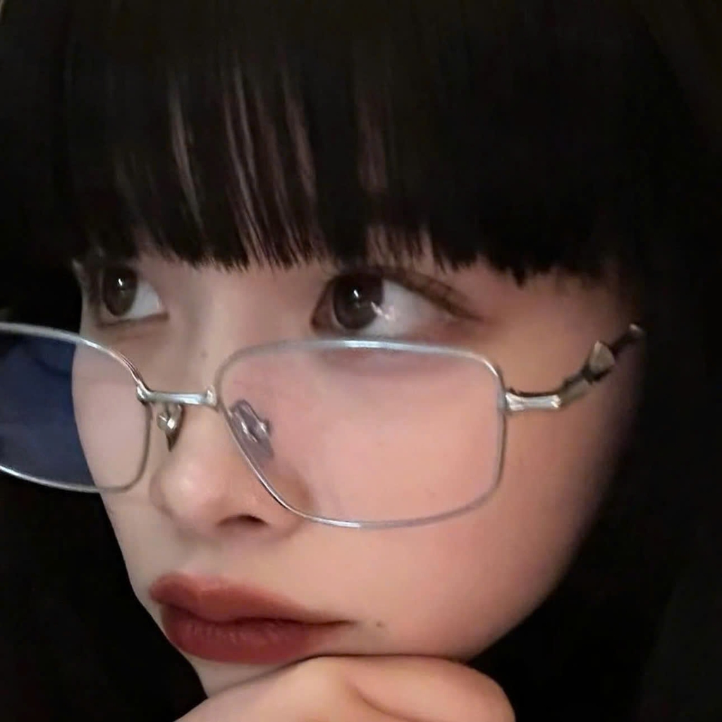 Kính Mát Gentle Monster Bold Atomic 02 Màu Bạc