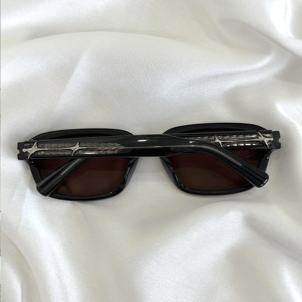 Kính Mát Gentle Monster Bold Comte 01 Màu Đen Nâu