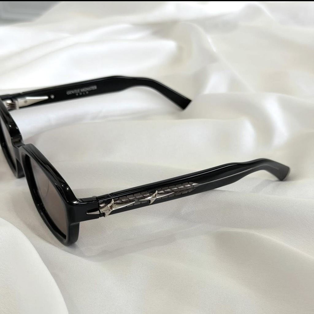 Kính Mát Gentle Monster Bold Comte 01 Màu Đen Nâu