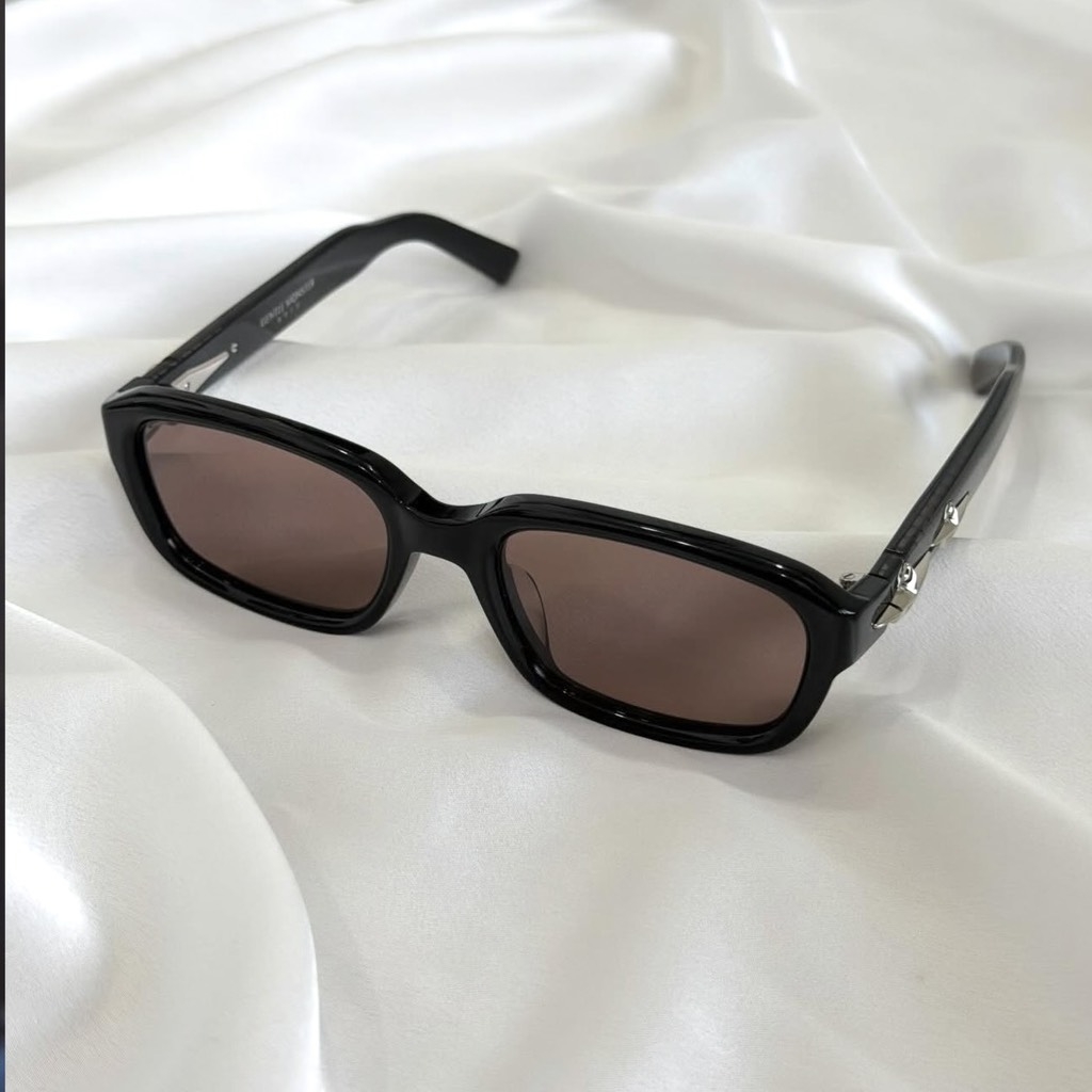 Kính Mát Gentle Monster Bold Comte 01 Màu Đen Nâu