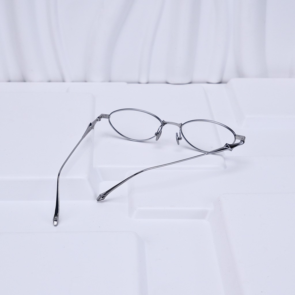 Kính Mát Gentle Monster Bold Eden 02 Màu Bạc