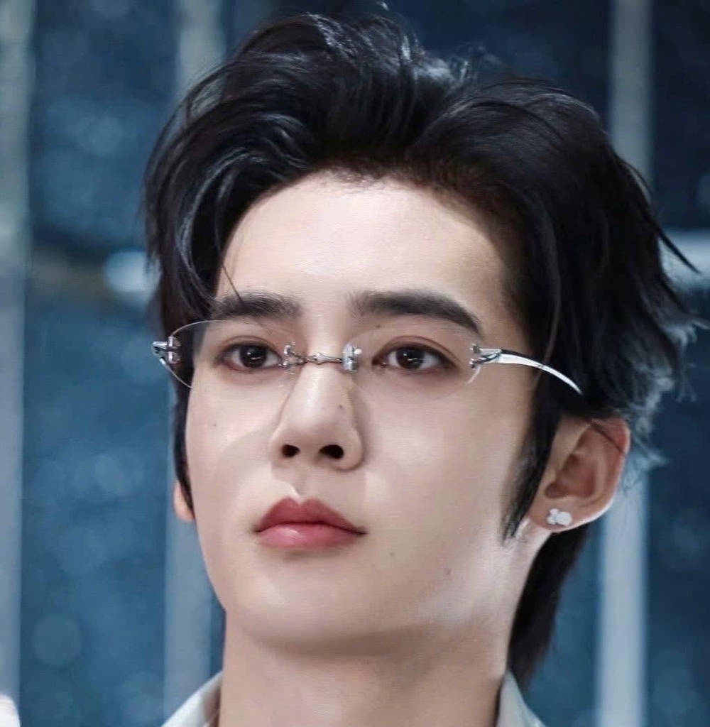 Kính Mát Gentle Monster Bold Furi 02 Màu Bạc