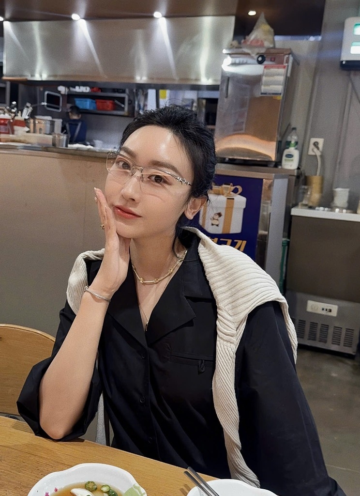 Kính Mát Gentle Monster Bold Kro 02 Màu Bạc