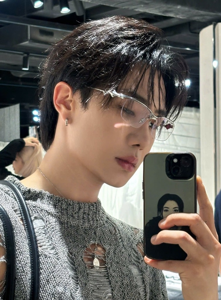 Kính Mát Gentle Monster Bold Kro 02 Màu Bạc