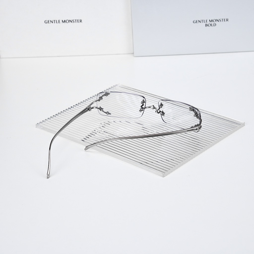 Kính Mát Gentle Monster Bold Mosh 02 Màu Bạc