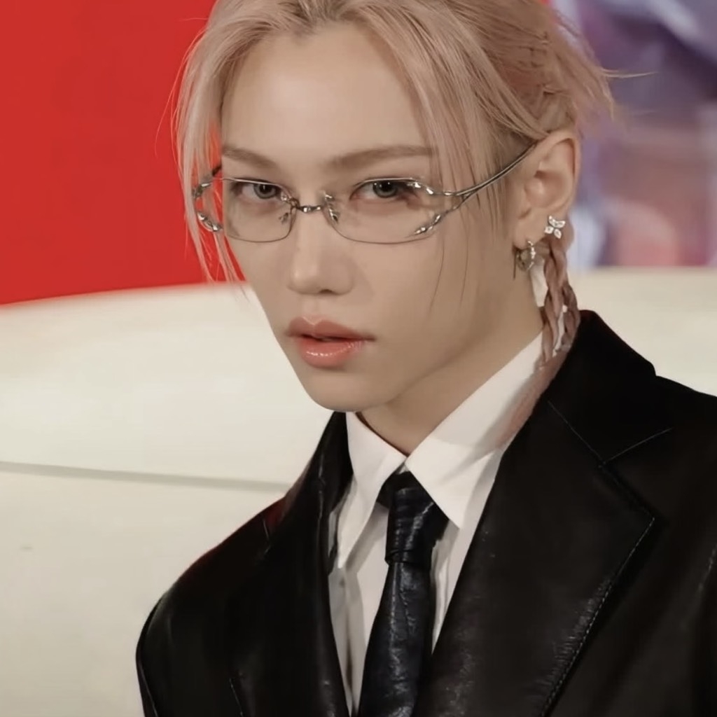 Kính Mát Gentle Monster Bold Mosh 02 Màu Bạc