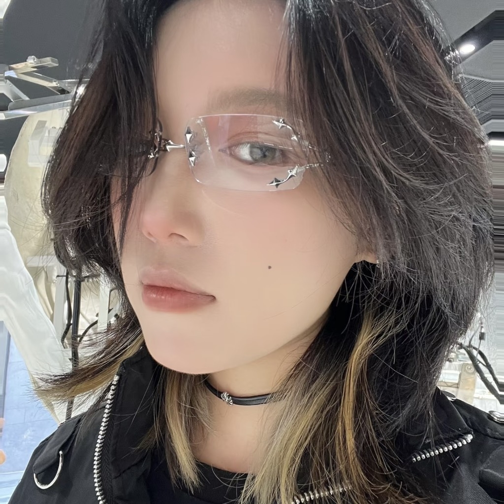 Kính Mát Gentle Monster Bold Mosh 02 Màu Bạc