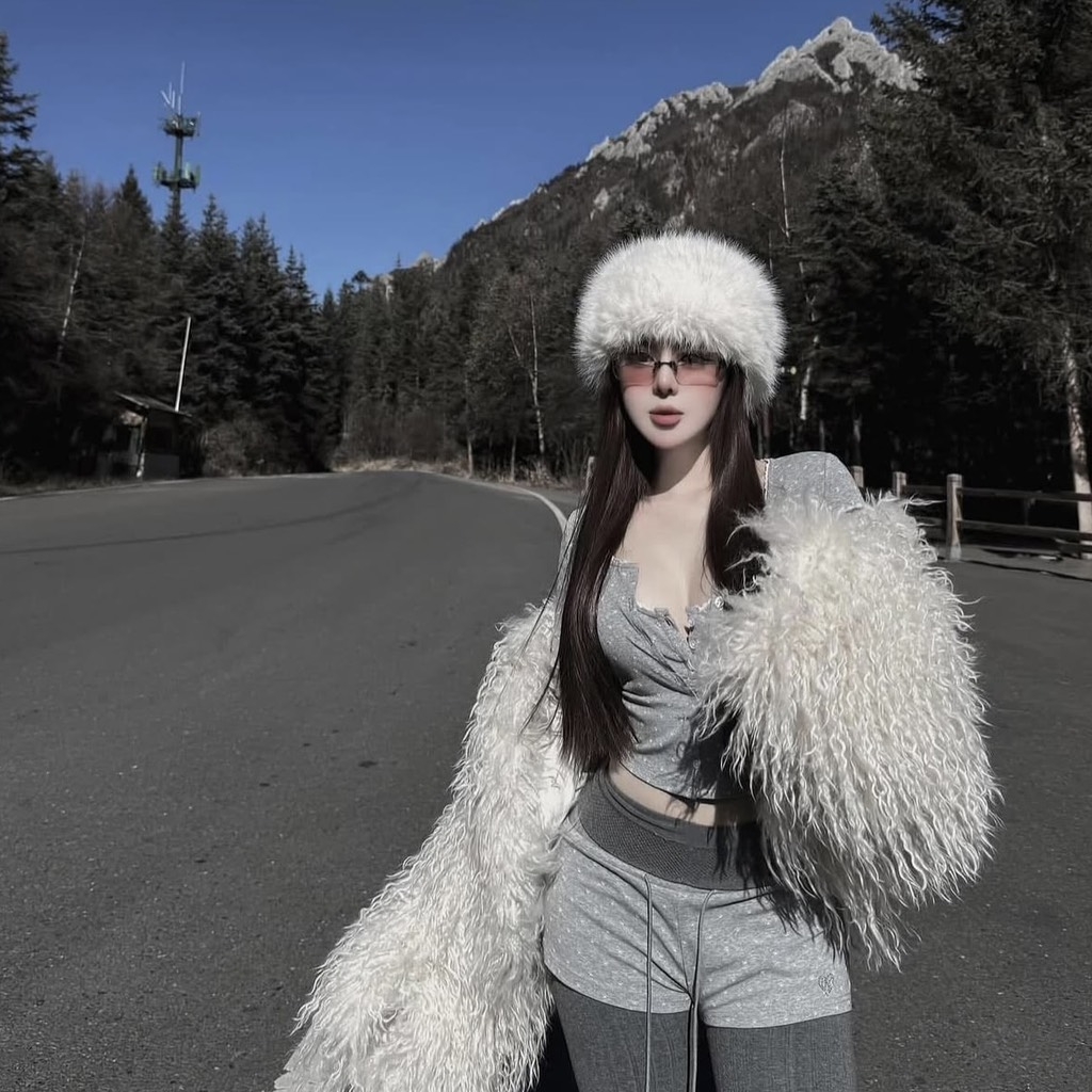 Kính Mát Gentle Monster Bold TTL 01 Màu Hồng