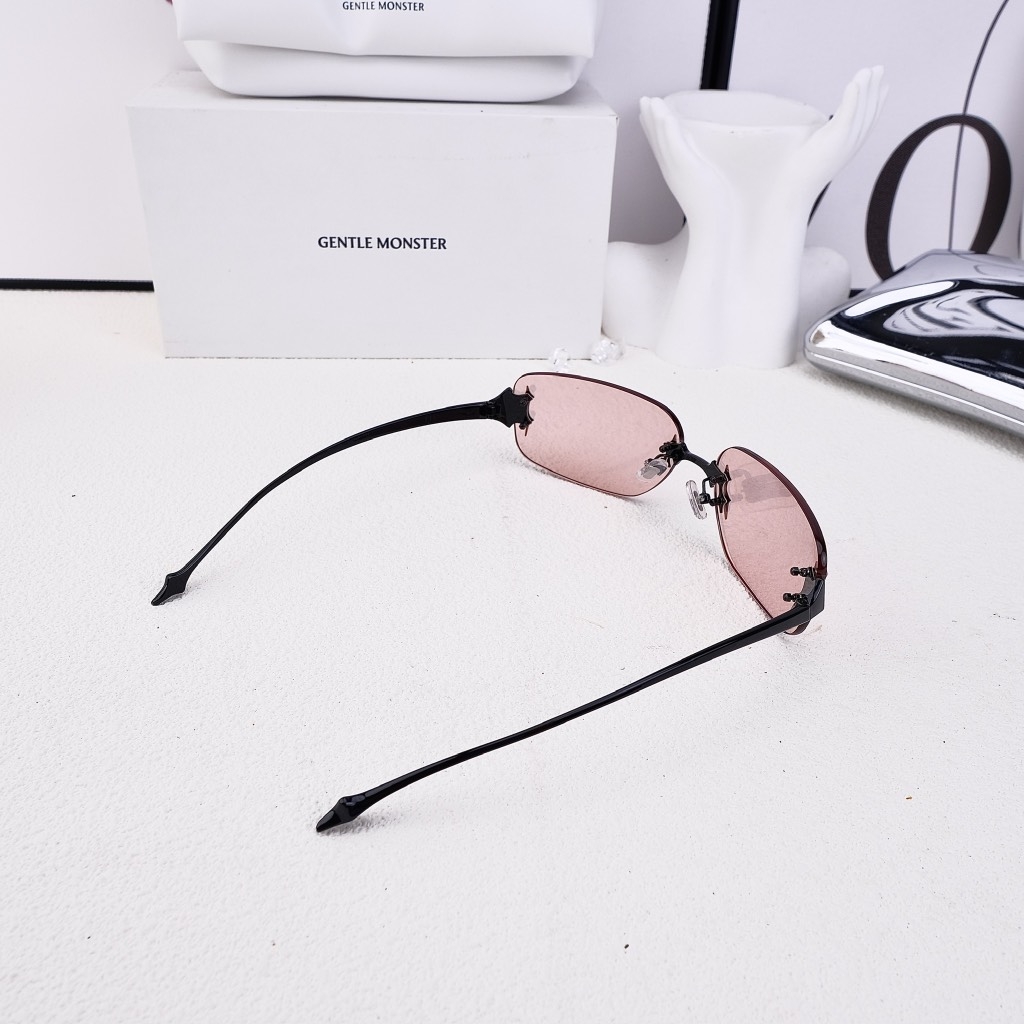 Kính Mát Gentle Monster Bold TTL 01 Màu Hồng