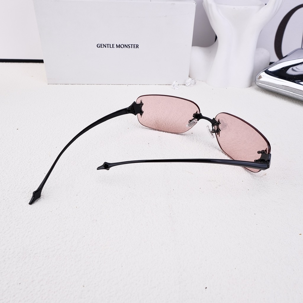 Kính Mát Gentle Monster Bold TTL 01 Màu Hồng