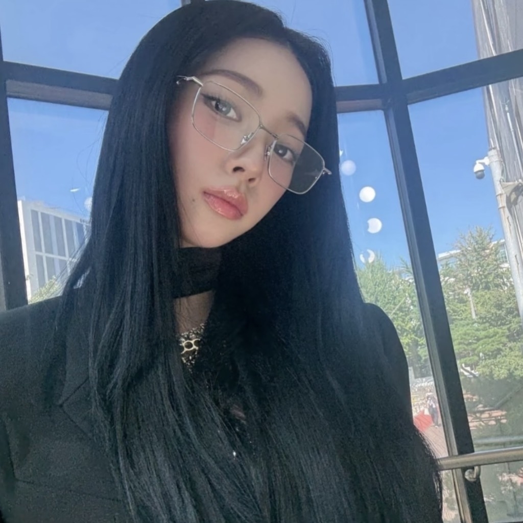 Kính Mát Gentle Monster Bold Vanta 02 Màu Bạc