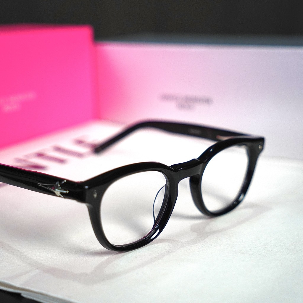 Kính Mát Gentle Monster Bold Vonzo 01 Màu Đen