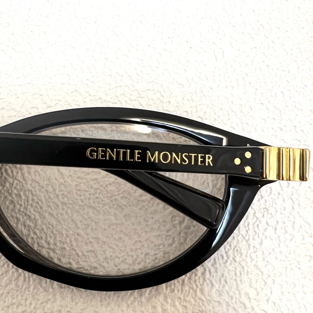 Kính Mát Gentle Monster Bratz Takion 01 Màu Đen