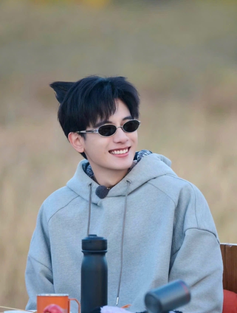 Kính Mát Gentle Monster Cali 02 Màu Bạc-Đen