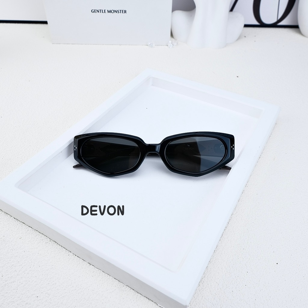 Kính Mát Gentle Monster Devon 01 Màu Đen