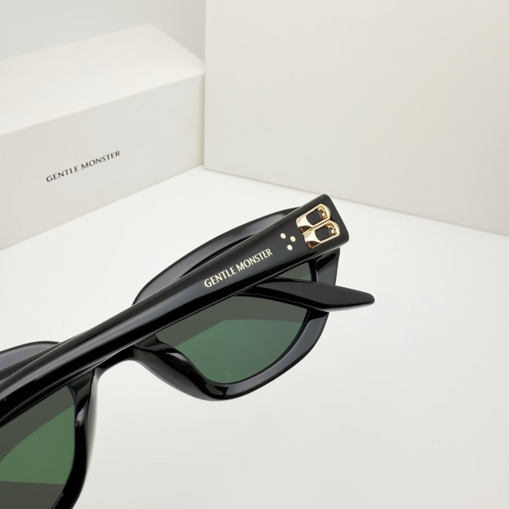 Kính Mát Gentle Monster Duns 01 Màu Đen