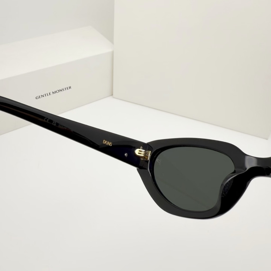 Kính Mát Gentle Monster Duns 01 Màu Đen