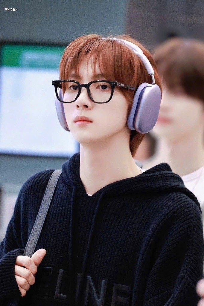 Kính Mát Gentle Monster Evan 01 Màu Đen