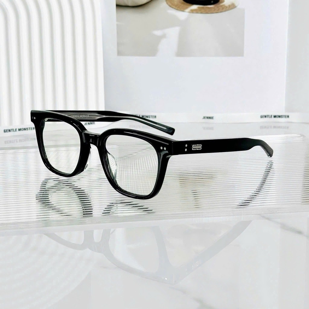 Kính Mát Gentle Monster Evan 01 Màu Đen