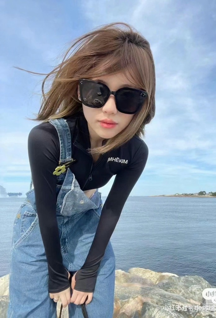 Kính Mát Gentle Monster Her 01 Màu Đen