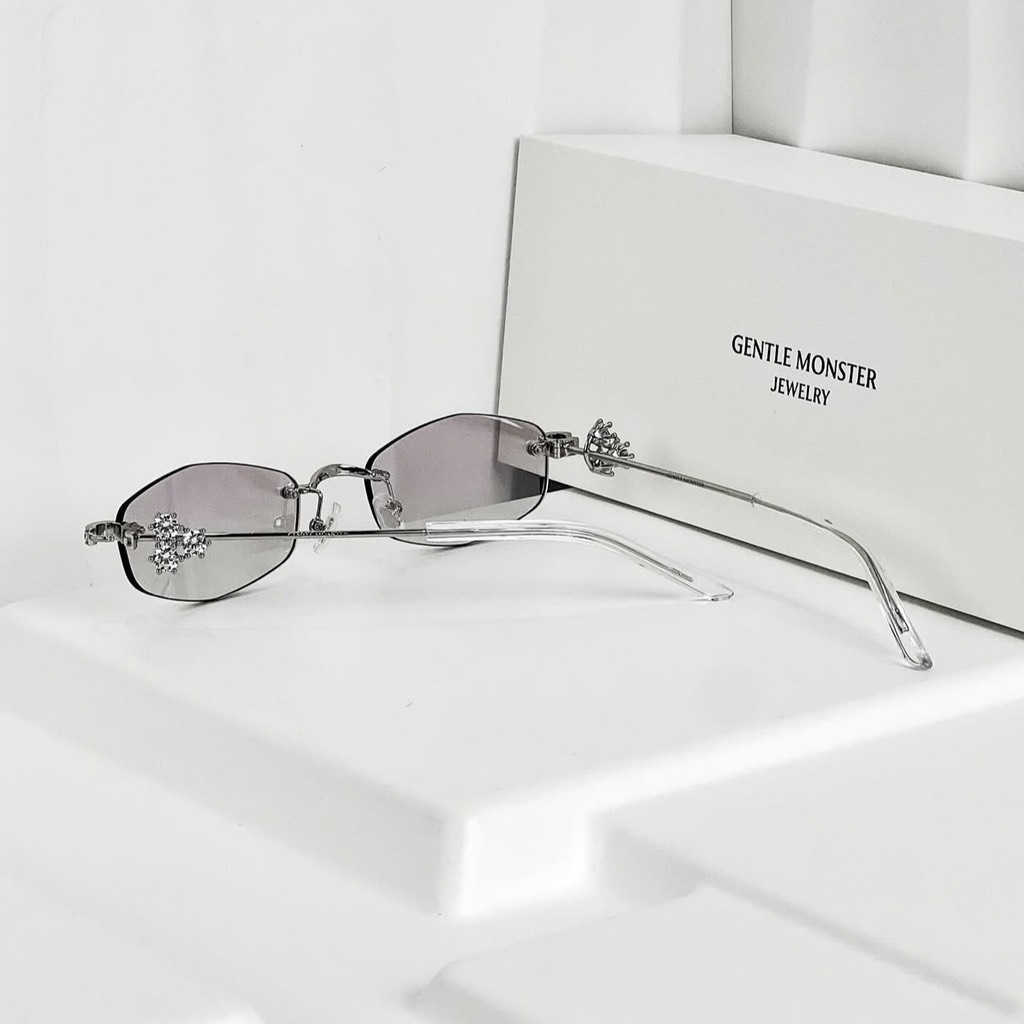 Kính Mát Gentle Monster Jewerly Glitz YVG Màu Xám