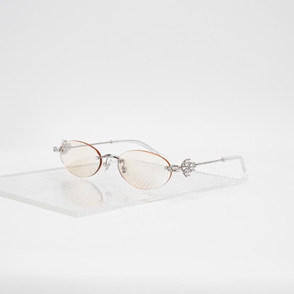 Kính Mát Gentle Monster Jewerly Orora 02 BRM Màu Vàng