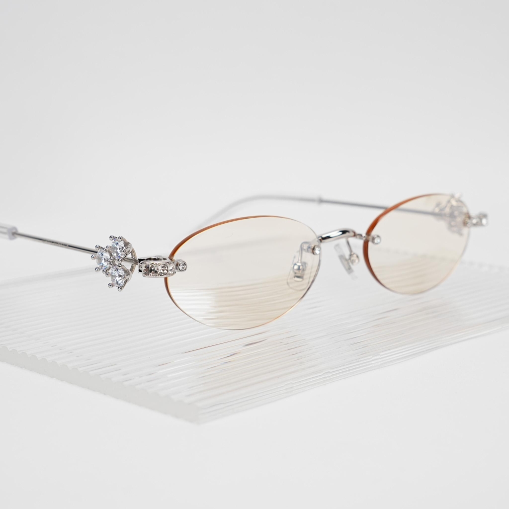 Kính Mát Gentle Monster Jewerly Orora 02 BRM Màu Vàng