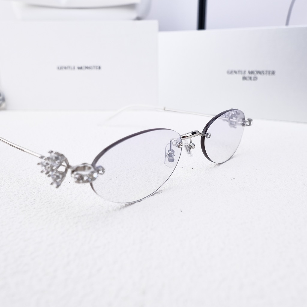 Kính Mát Gentle Monster Jewerly Orora YVG Màu Xám