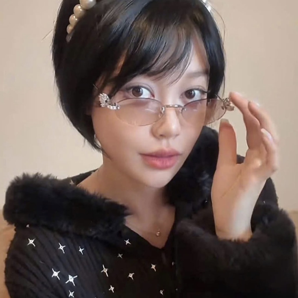 Kính Mát Gentle Monster Jewerly Orora YVG Màu Xám